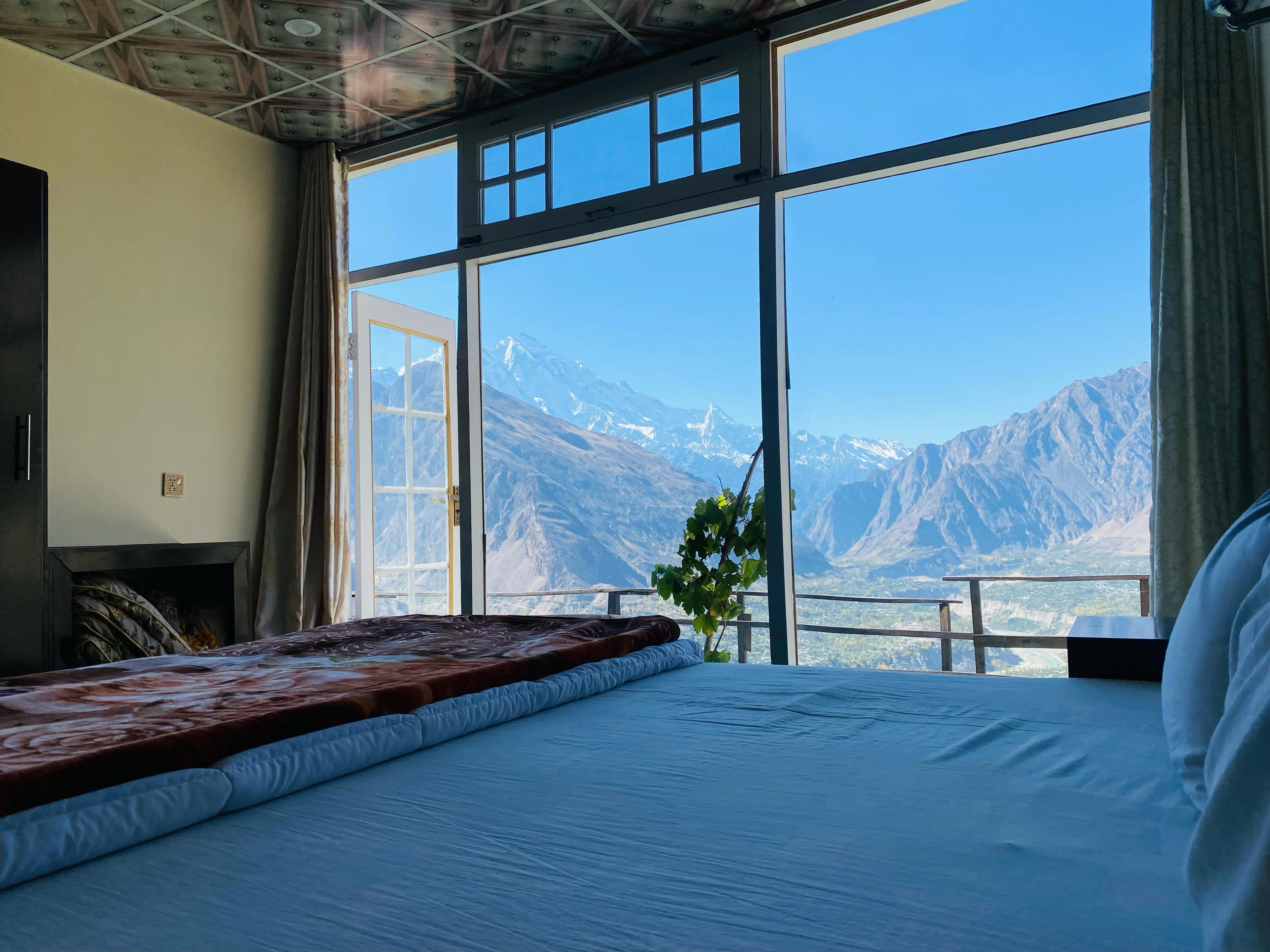 King Room with Mountain View
